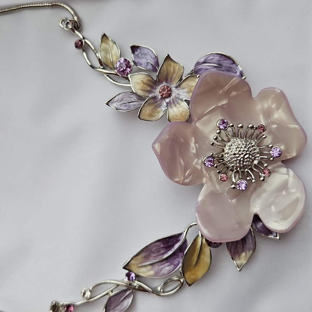 Allé Fine Jewelry Floral Inspired Necklace With Matching Earrings - Picture 2 of 10